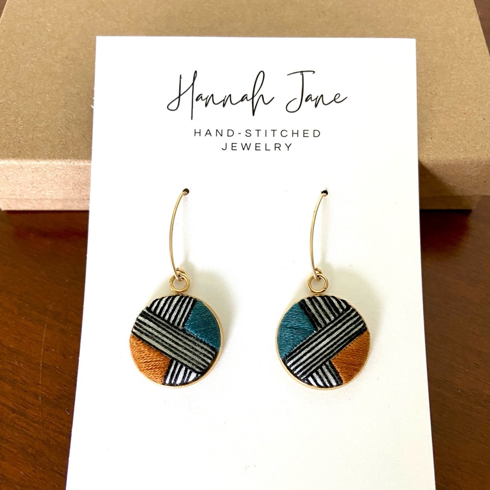 ⭐️ Hand-Stitched Earrings ⭐️ - Picture 1 of 2